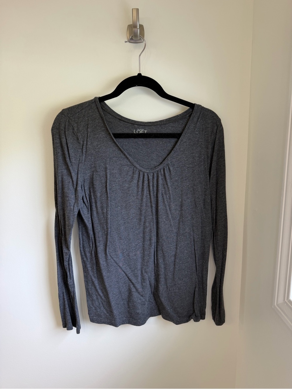 Ann Taylor Loft Medium Long sleeve V neck top glittery Fall teacher top